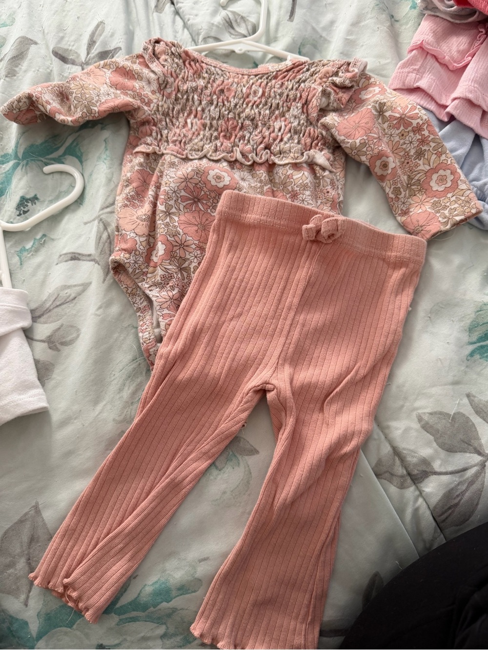 Girls bundle 6-9 months